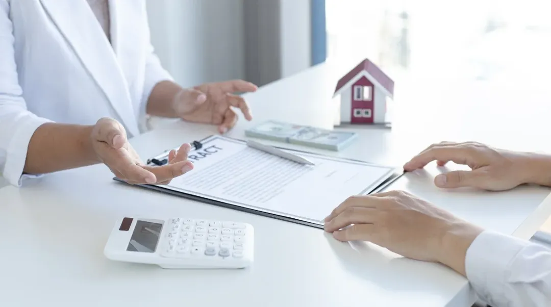 Beratung zur Mietkaution in der Schweiz – Vertragsunterzeichnung und Geldwahl